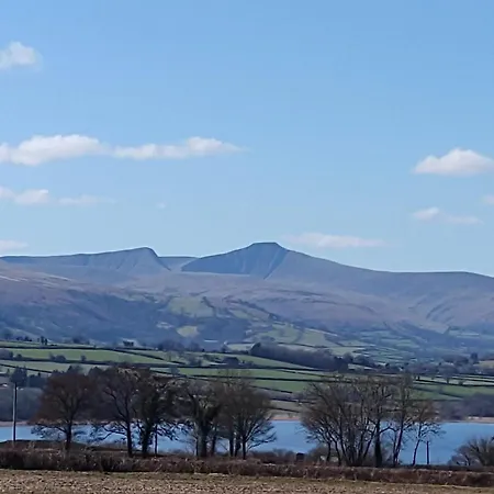 Penybont Barn Villa Llangorse Exterior photo